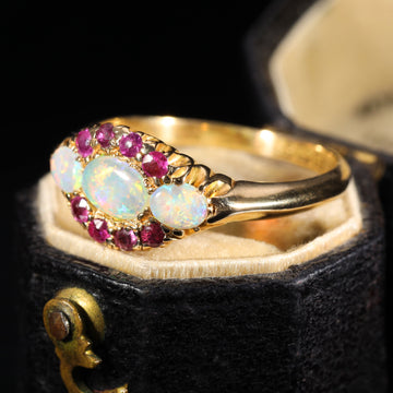 Is Your Jewellery Edwardian? 7 Telltale Signs to Look For