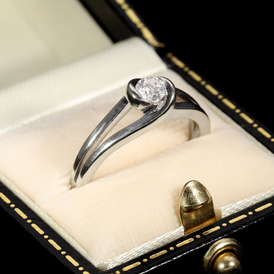 The Contemporary Light Solitaire Diamond Twist Ring