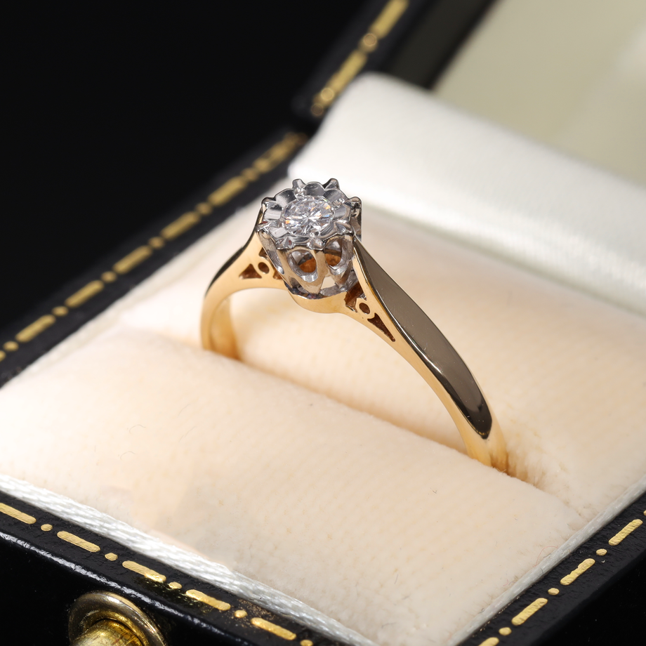 The Vintage 1985 Illusion Set Diamond Flower Ring