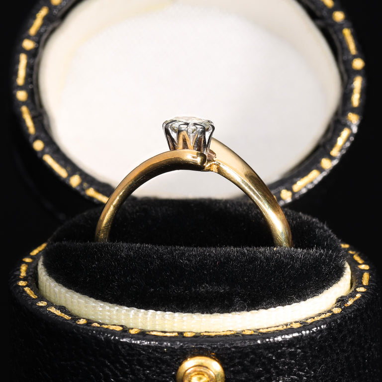 The Vintage 1977 Brilliant Cut Diamond Crossover Ring