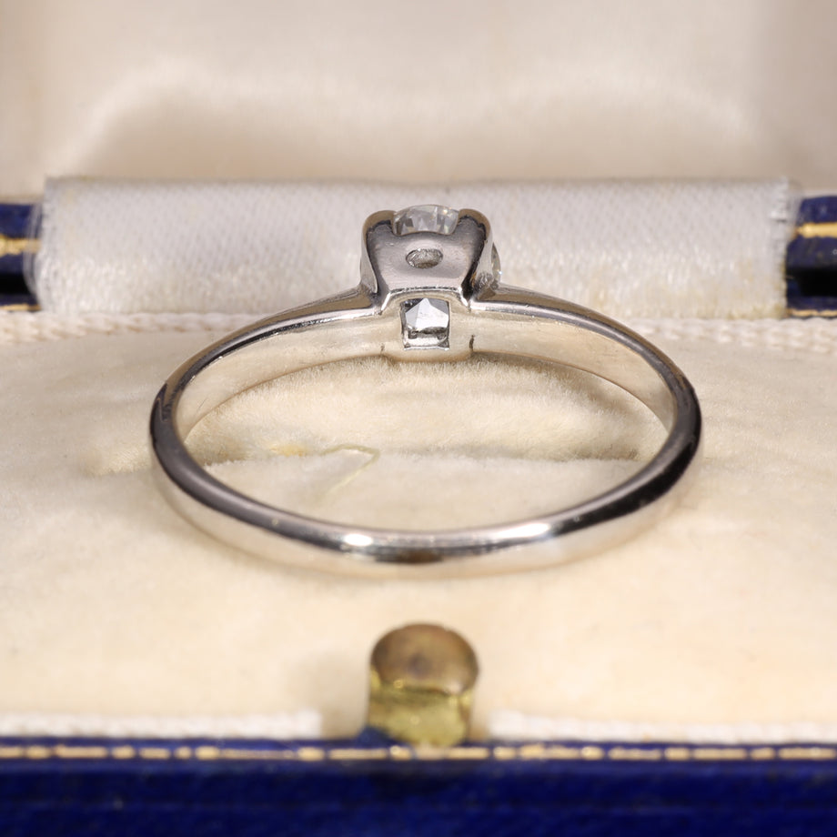 The Contemporary 2002 Brilliant Cut Diamond Sparkle Ring