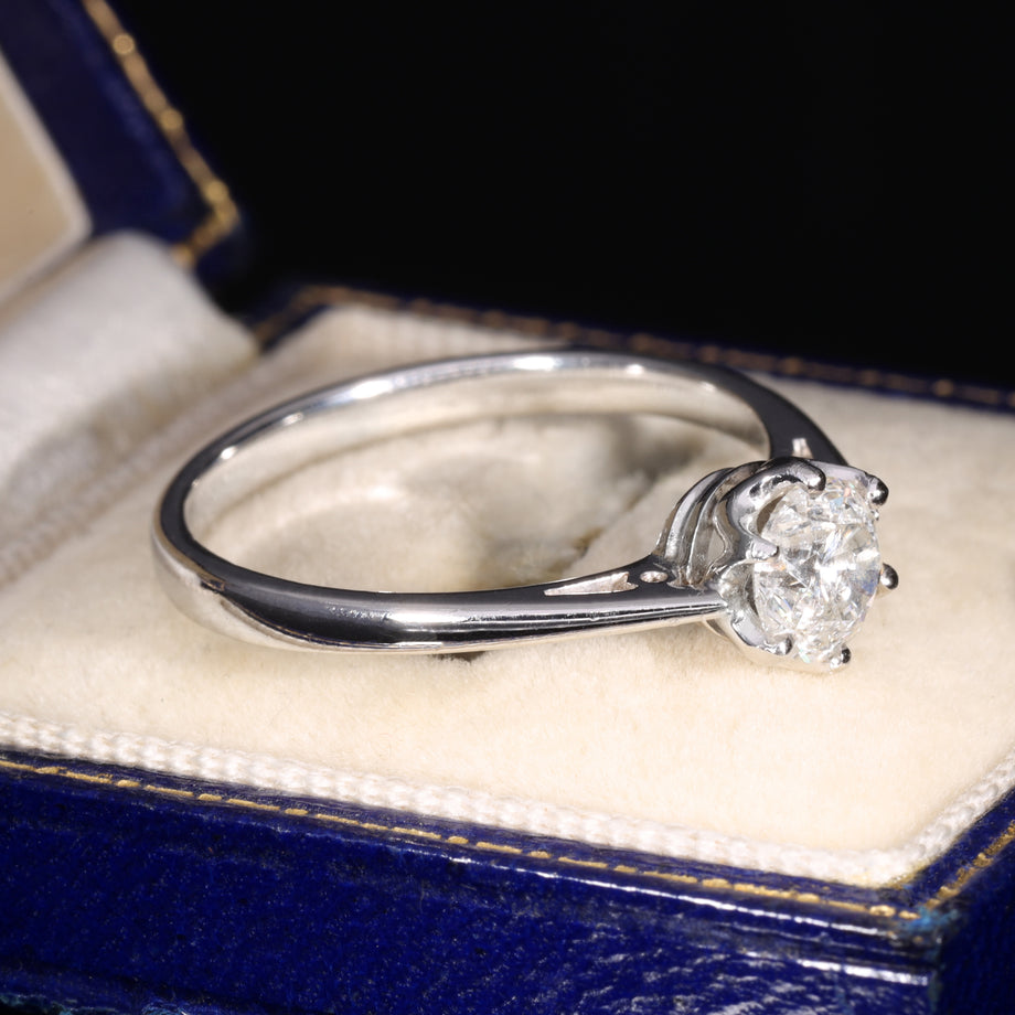 The Vintage 2003 Briliant Cut Diamond Platinum Ring