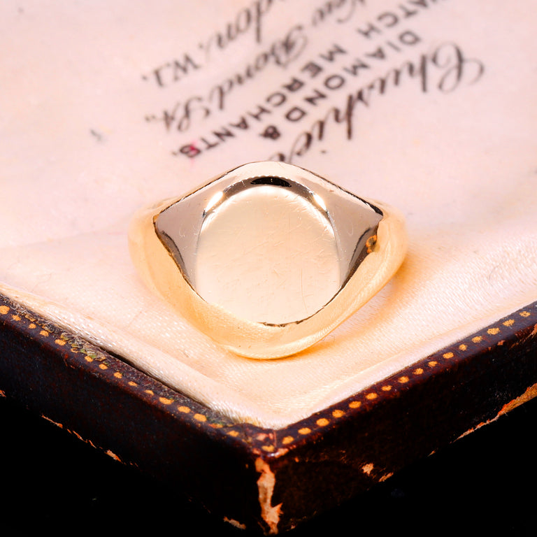 The Vintage 1964 9ct Gold Oval Petite Signet Ring