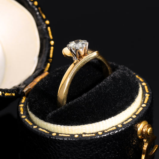 The Vintage 1977 Brilliant Cut Diamond Crossover Ring