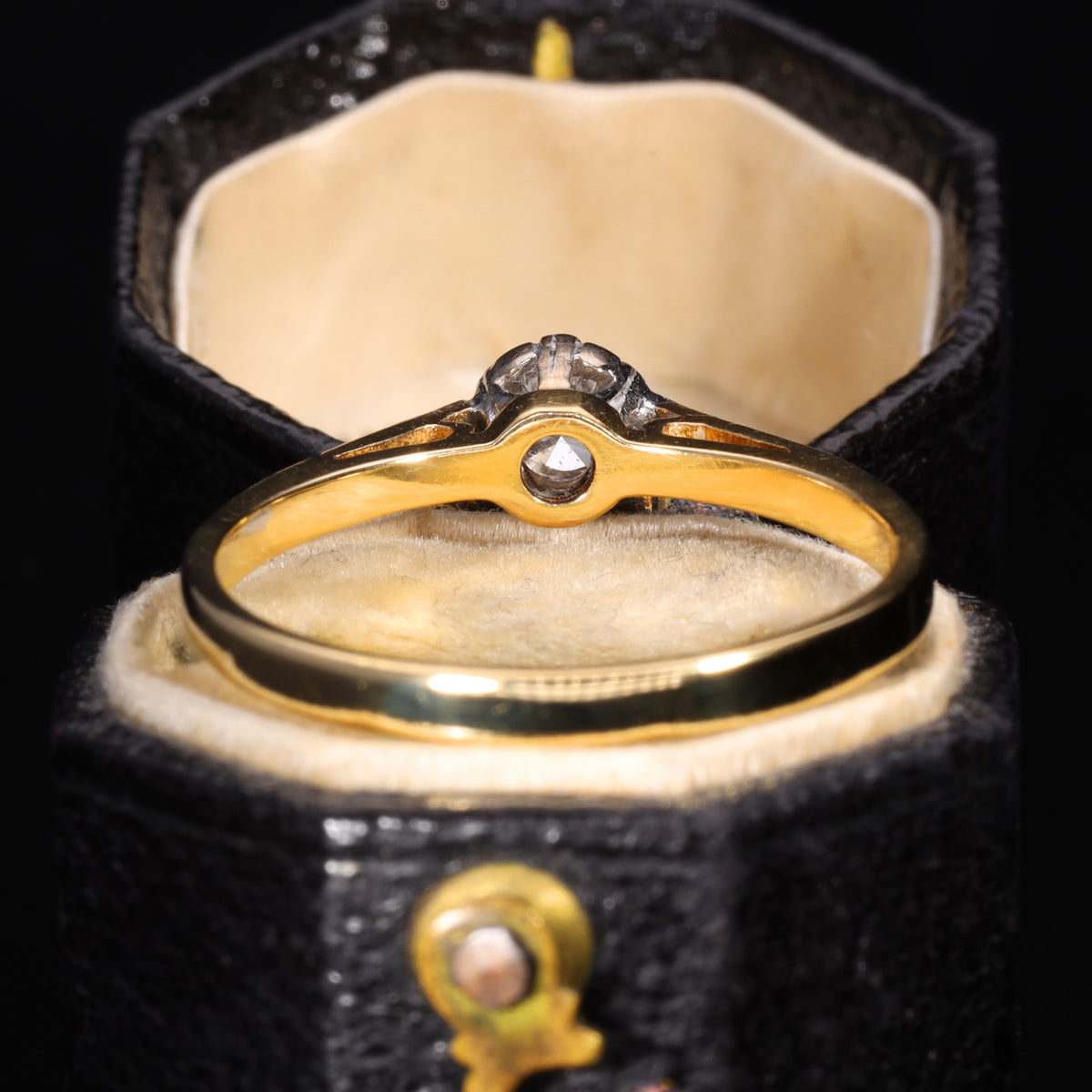 The Vintage 1986 Solitaire Brilliant Cut Diamond Sparkle Ring