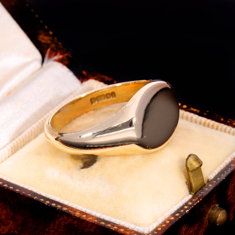 The Vintage 1994 9ct Gold Oval 6.70g Signet Ring
