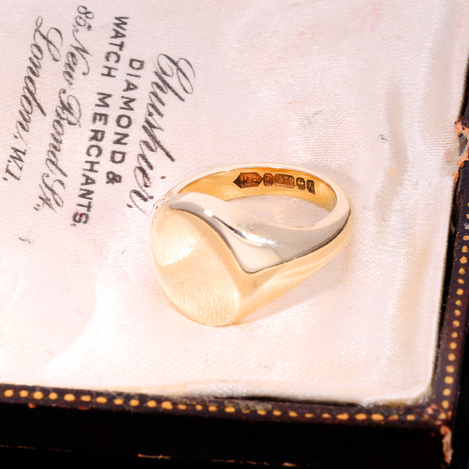 The Vintage 1964 9ct Gold Oval Petite Signet Ring
