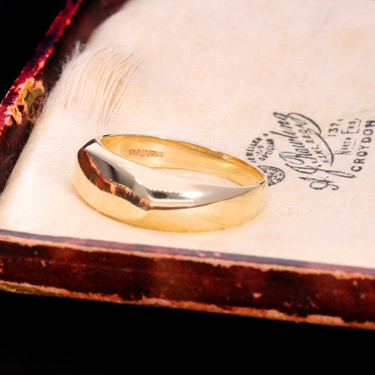 The Vintage 9ct Gold Slim Signet Ring