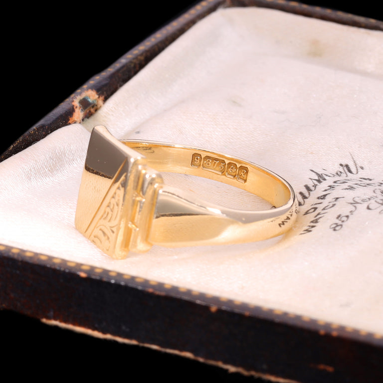 The Vintage 1966 9ct Gold Stepped Shoulder Engraved Signet Ring