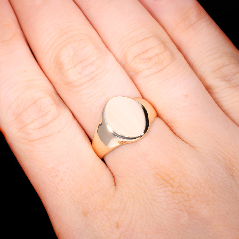 The Vintage 1993 9ct Gold Plain Oval Signet Ring