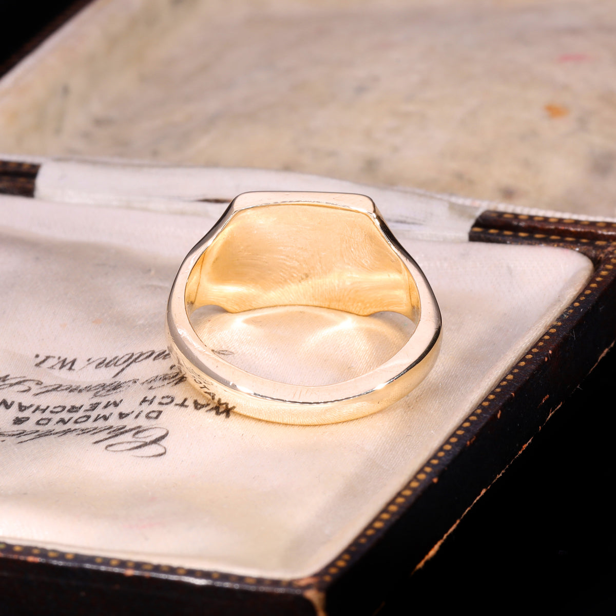 The Vintage 1992 8.49g 9ct Gold Square Signet Ring