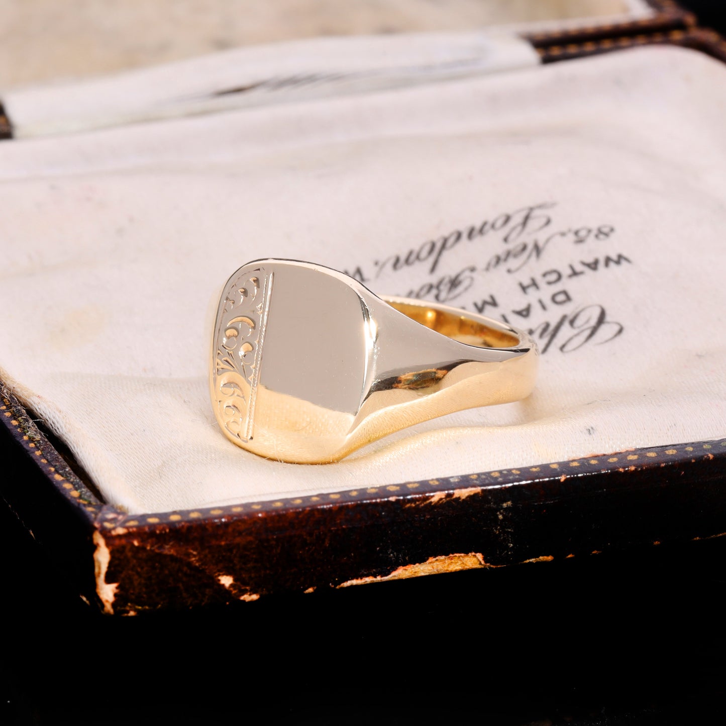 The Vintage 6.71g Rounded Square Engraved Signet Ring