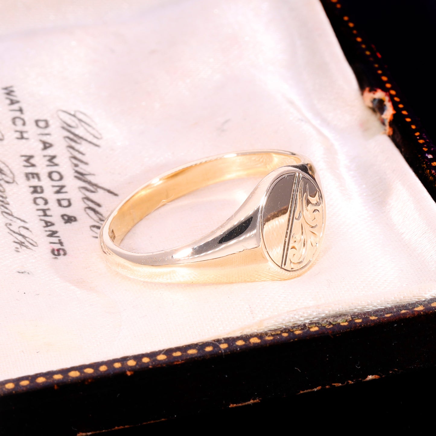 The Vintage 1961 9ct Gold Oval Engraved Signet Ring