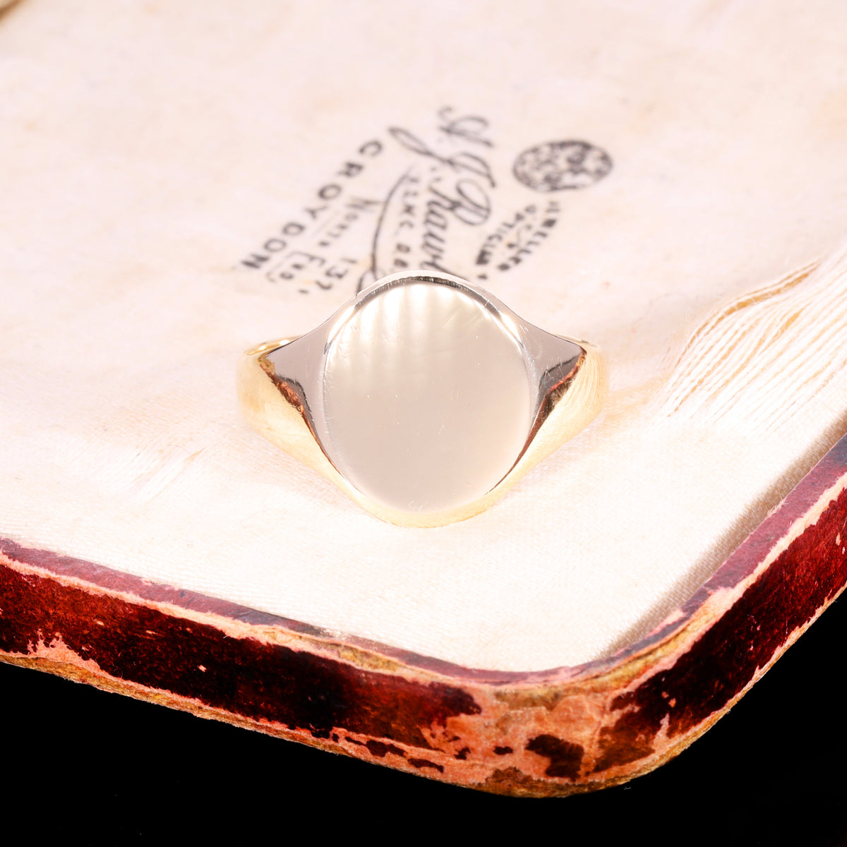 The Vintage 1968 9ct Gold Plain Oval Signet Ring
