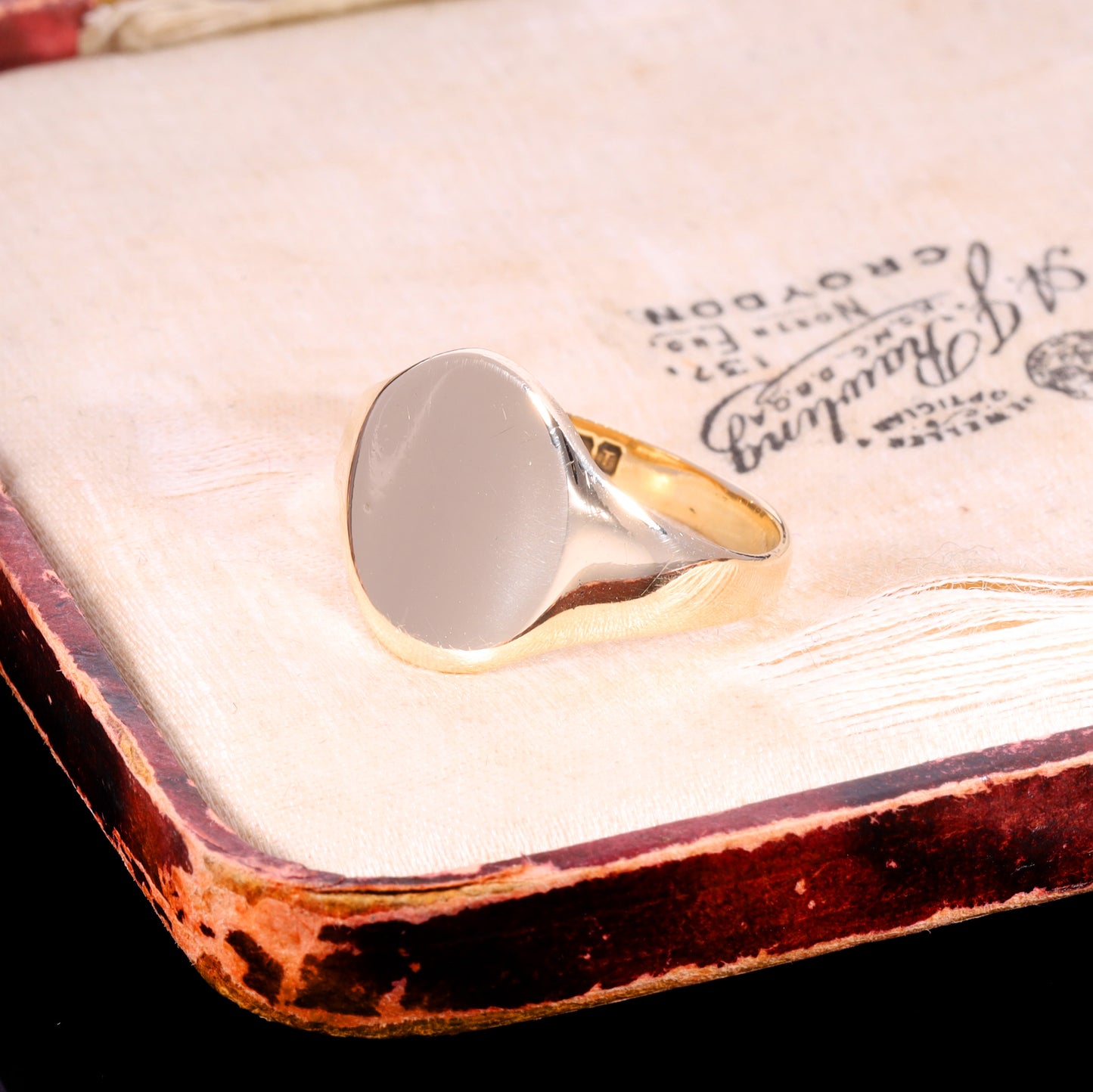 The Vintage 1968 9ct Gold Plain Oval Signet Ring