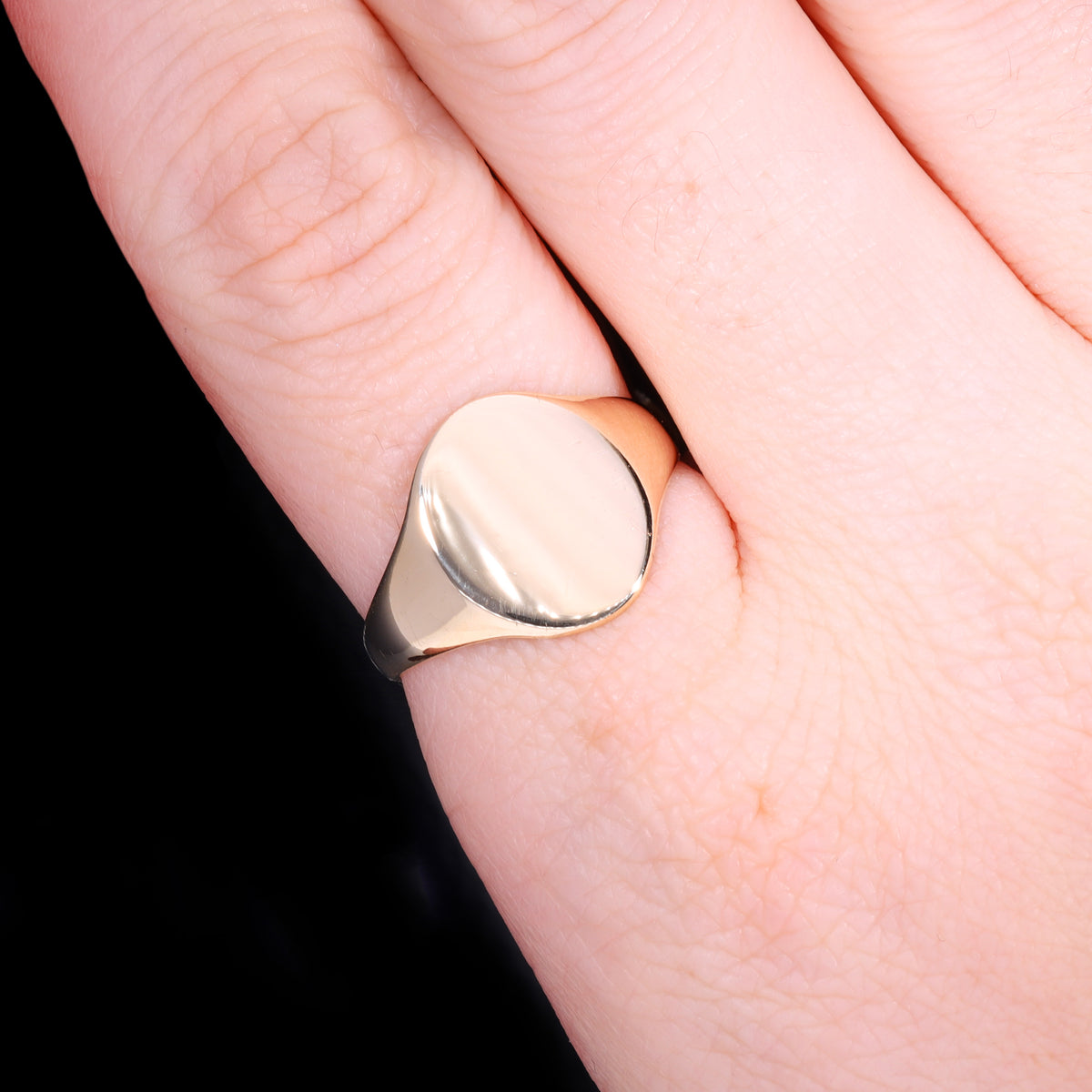 The Vintage 1968 9ct Gold Plain Oval Signet Ring