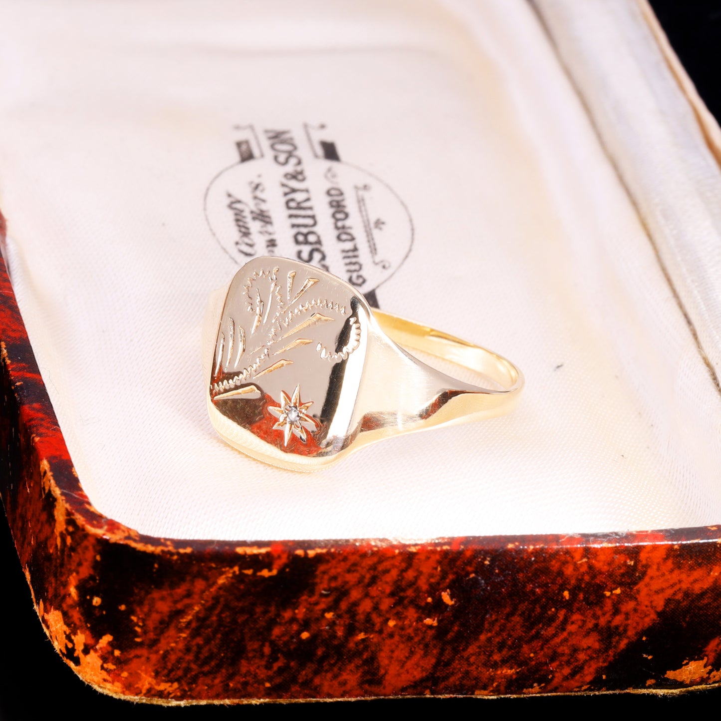The Vintage 9ct Gold Fleur De Lis Engraving Diamond Signet Ring