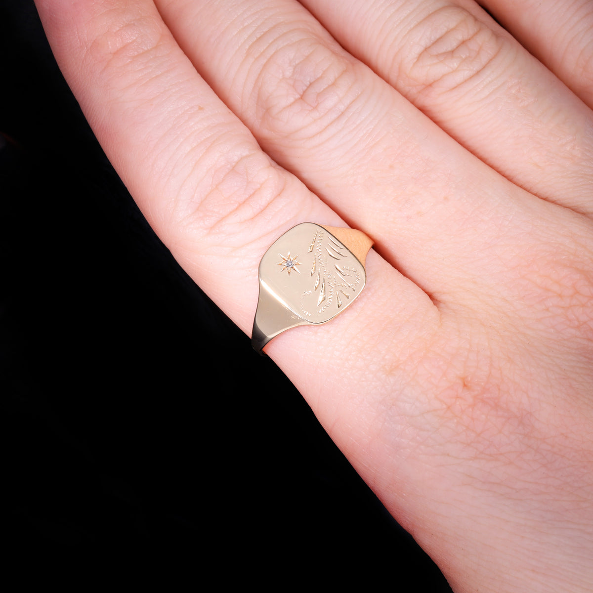 The Vintage 9ct Gold Fleur De Lis Engraving Diamond Signet Ring