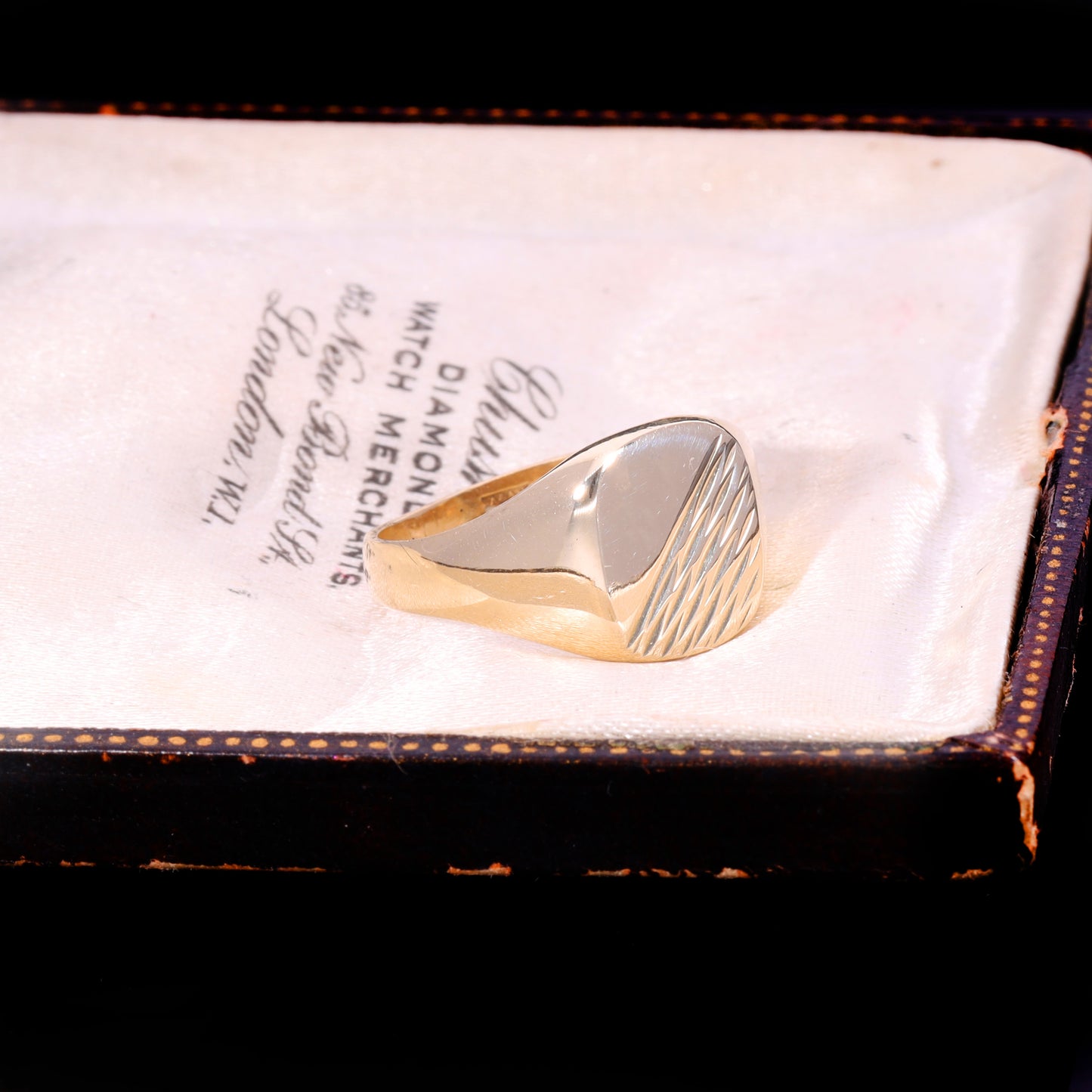 The Vintage 1986 Diagonal Pattern Signet Ring