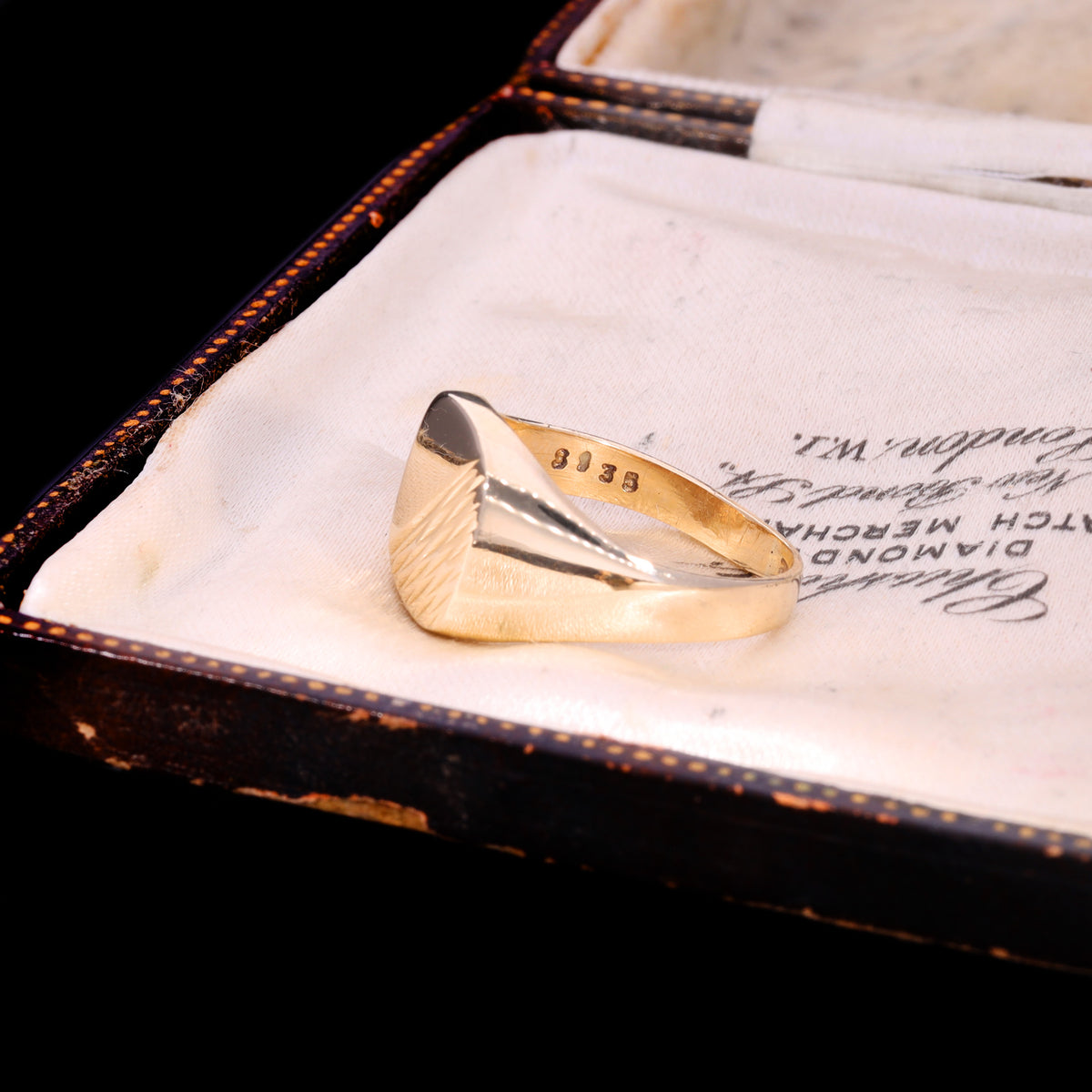 The Vintage 1986 Diagonal Pattern Signet Ring