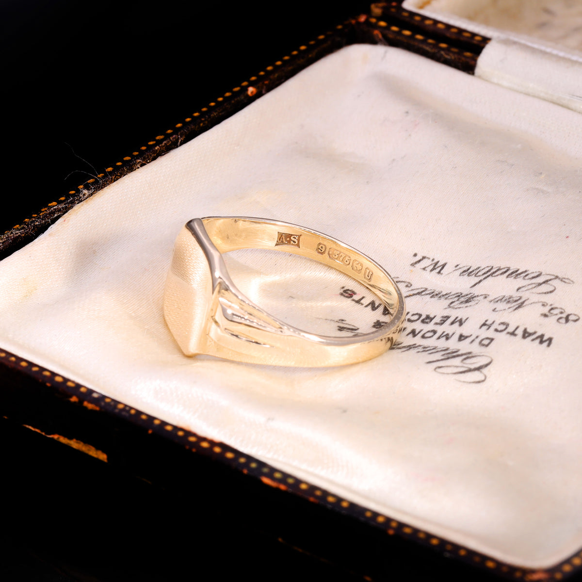 The Antique Victorian 1869 9ct Gold Rectangular Lined Shoulder Signet Ring
