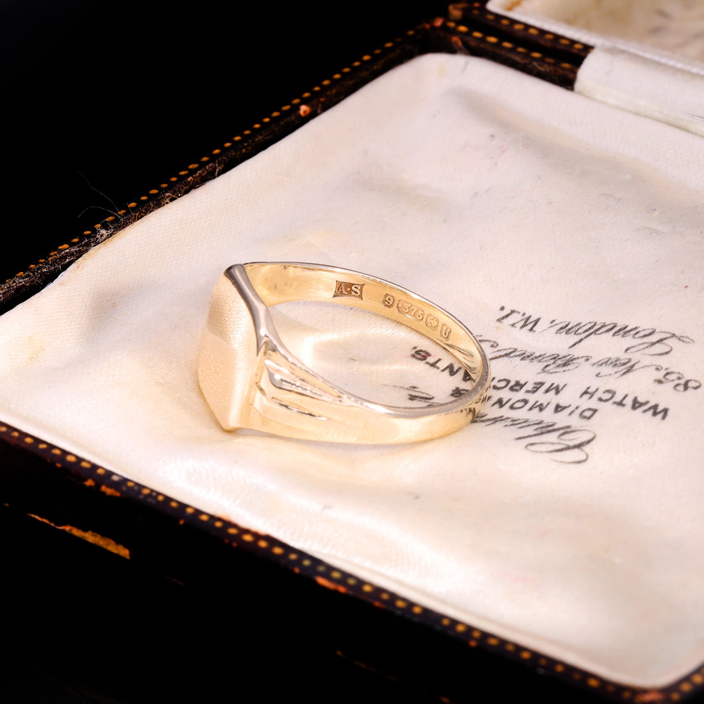 The Antique Victorian 1869 9ct Gold Rectangular Lined Shoulder Signet Ring