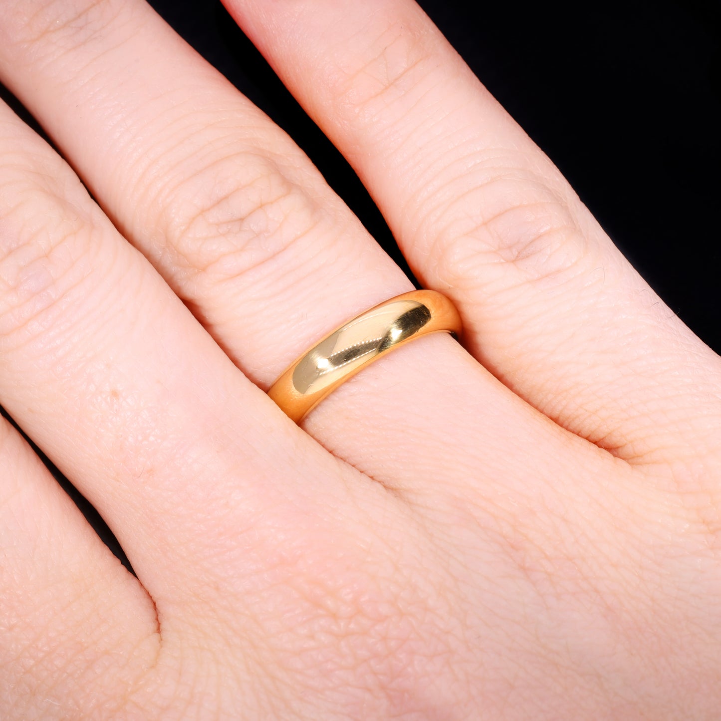 The Vintage 1999 7.81g 22ct Gold Wedding Ring