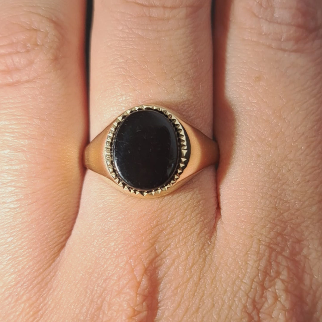 The Vintage Onyx Classic Signet Ring